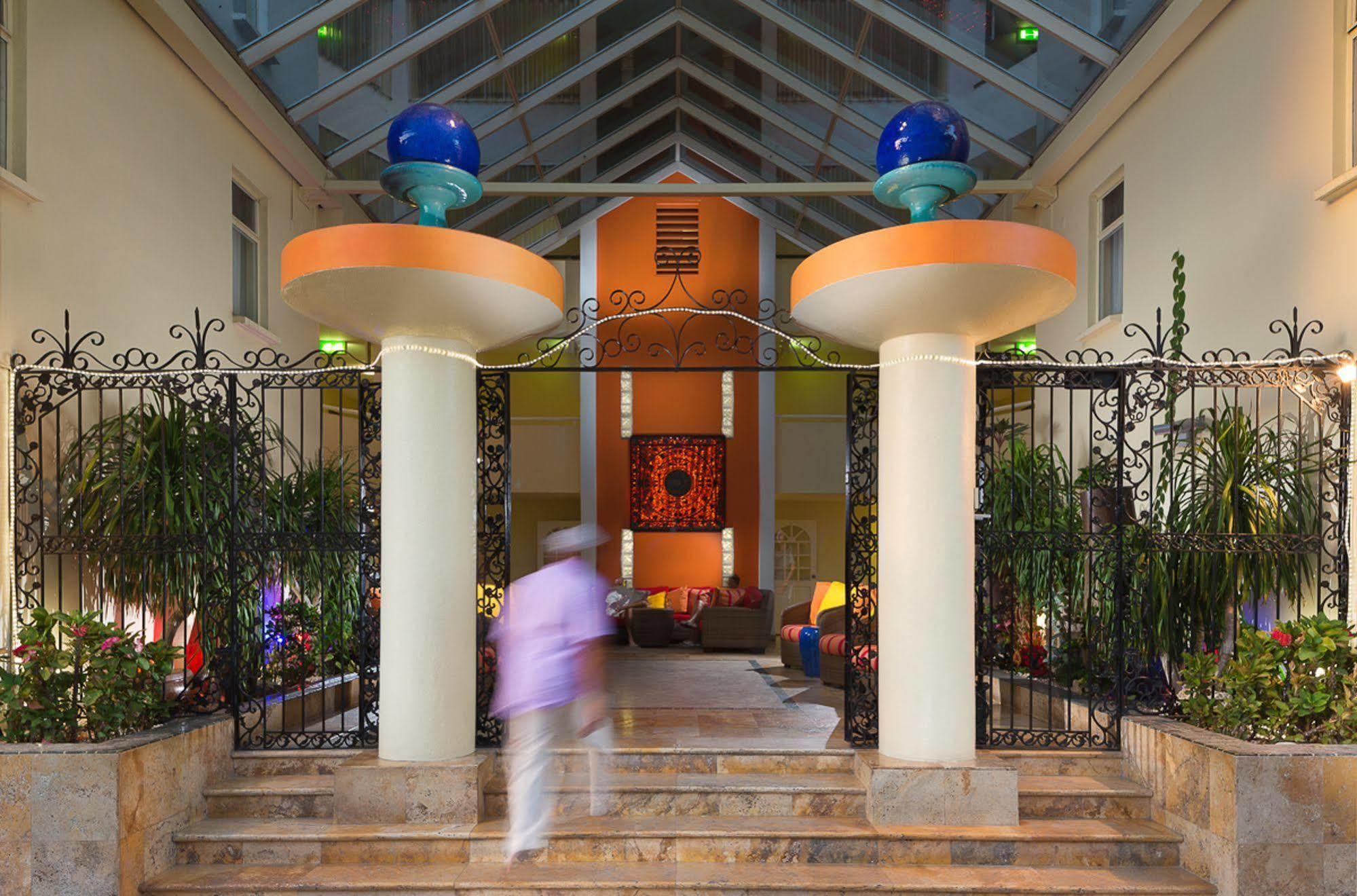 The Atrium Beach Resort And Spa, Ascend Hotel Collection Simpson Bay Exterior foto